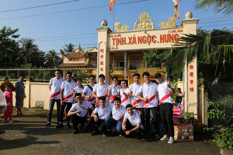 Đoàn trao nhiều phần quà thiết thực tại tỉnh An Giang