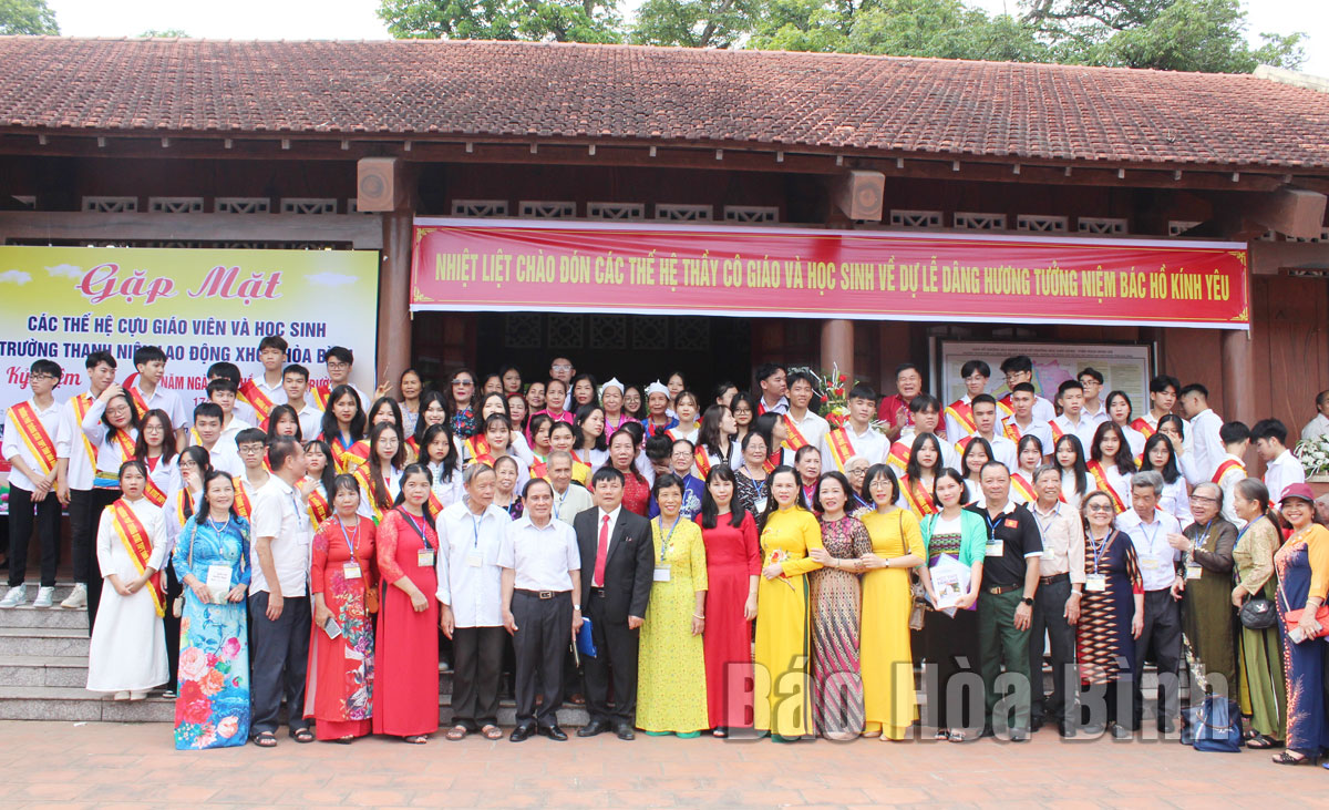 Gặp mặt kỷ niệm 60 năm ngày Bác Hồ về thăm trường Thanh niên lao động XHCN Hòa Bình