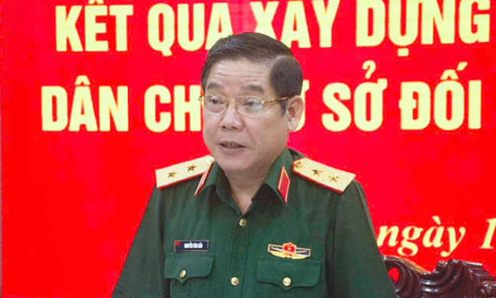 Trung tướng Nguyễn Văn Gấu giữ chức Thứ trưởng Bộ Quốc phòng.