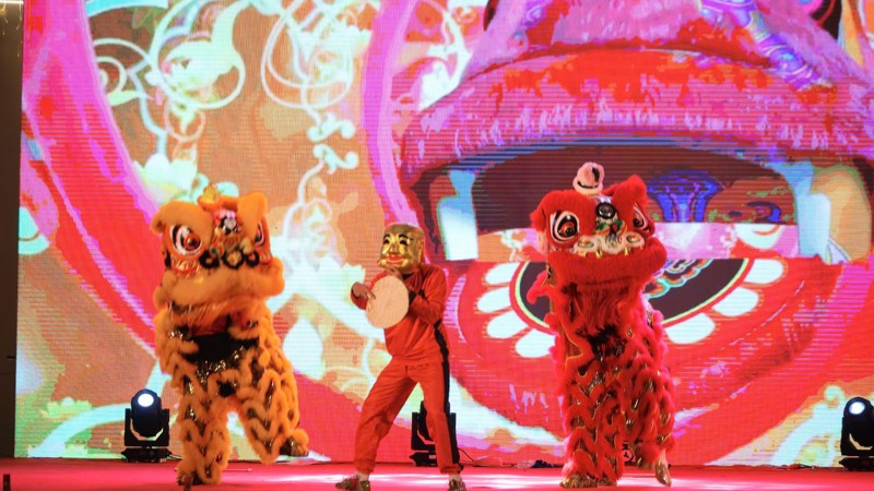 Tiết mục múa lân sư khai mạc Lễ hội Trung thu 2025. (Ảnh: T.L)
