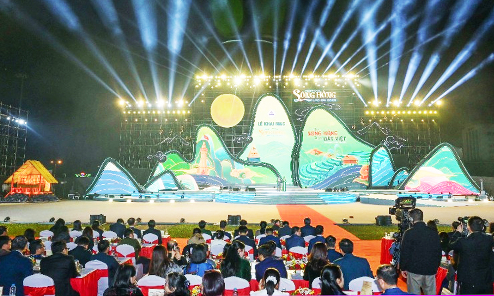 Quang cảnh lễ khai mạc Festival sông Hồng - Lào Cai 2025.