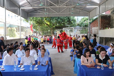 Ảnh: Không khí rộn ràng trong ngày Mổ lợn nhựa