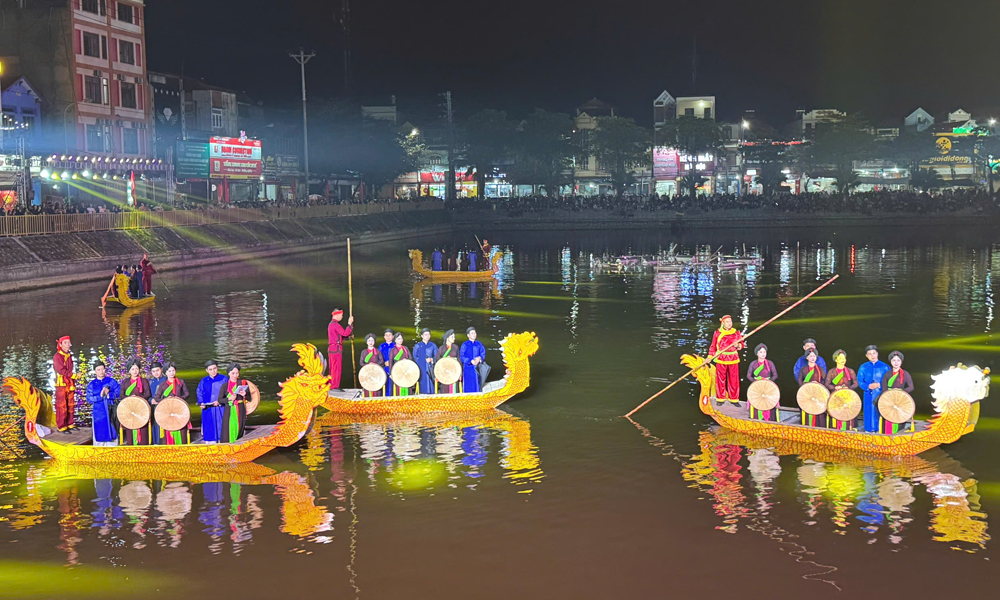 Chương trình mang đến cho công chúng khán giả một không gian nghệ thuật đặc sắc, giàu cảm xúc.