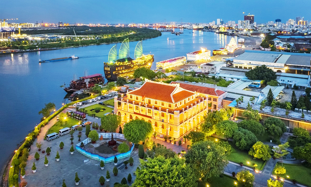 Bến Nhà Rồng - nơi đây vào năm 1911, người thanh niên Nguyễn Tất Thành đã lên con tàu Amiral Latouche Tréville để bắt đầu hành trình tìm đường cứu nước.