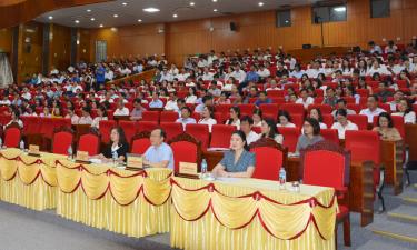 Các đại biểu dự hội nghị.