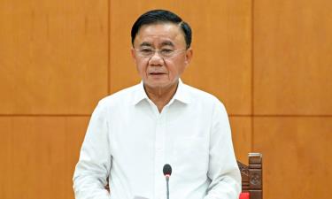 Thường trực Ban Bí thư Trần Cẩm Tú đã ký ban hành Quy định số 377-QĐ/TW ngày 8/10/2025 của Bộ Chính trị về phân cấp quản lý cán bộ và quy hoạch, bổ nhiệm, giới thiệu ứng cử, tạm đình chỉ công tác, cho thôi giữ chức vụ, từ chức, miễn nhiệm đối với cán bộ.