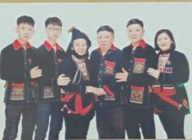 Ảnh: Vợ chồng ông Lý sinh Chương cùng con, cháu.