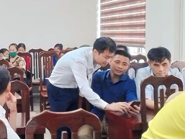 Ảnh: Lớp tập huấn sử dụng Bộ công cụ đánh giá, công nhận Công dân học tập do HKH tỉnh tổ chức.