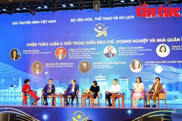 Đối thoại giữa báo chí, doanh nghiệp và nhà quản lý trong việc thúc đẩy phát triển các ngành công nghiệp văn hóa.